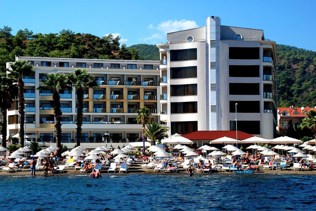 โกลเดน ร็อค บีช Hotel มาร์มาริส ภายนอก รูปภาพ