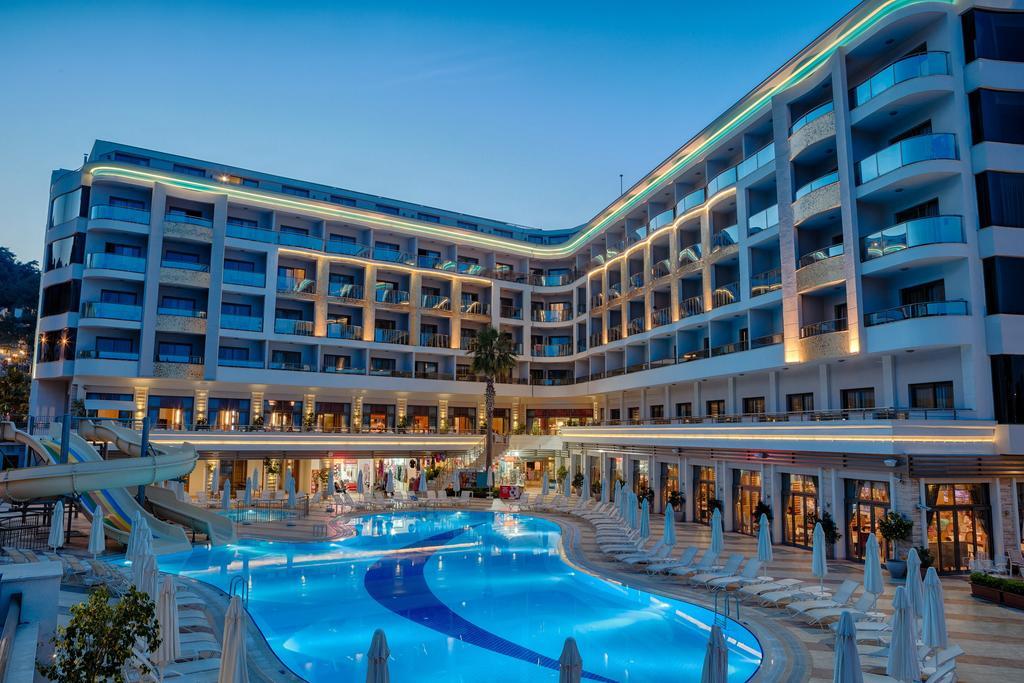 โกลเดน ร็อค บีช Hotel มาร์มาริส ภายนอก รูปภาพ