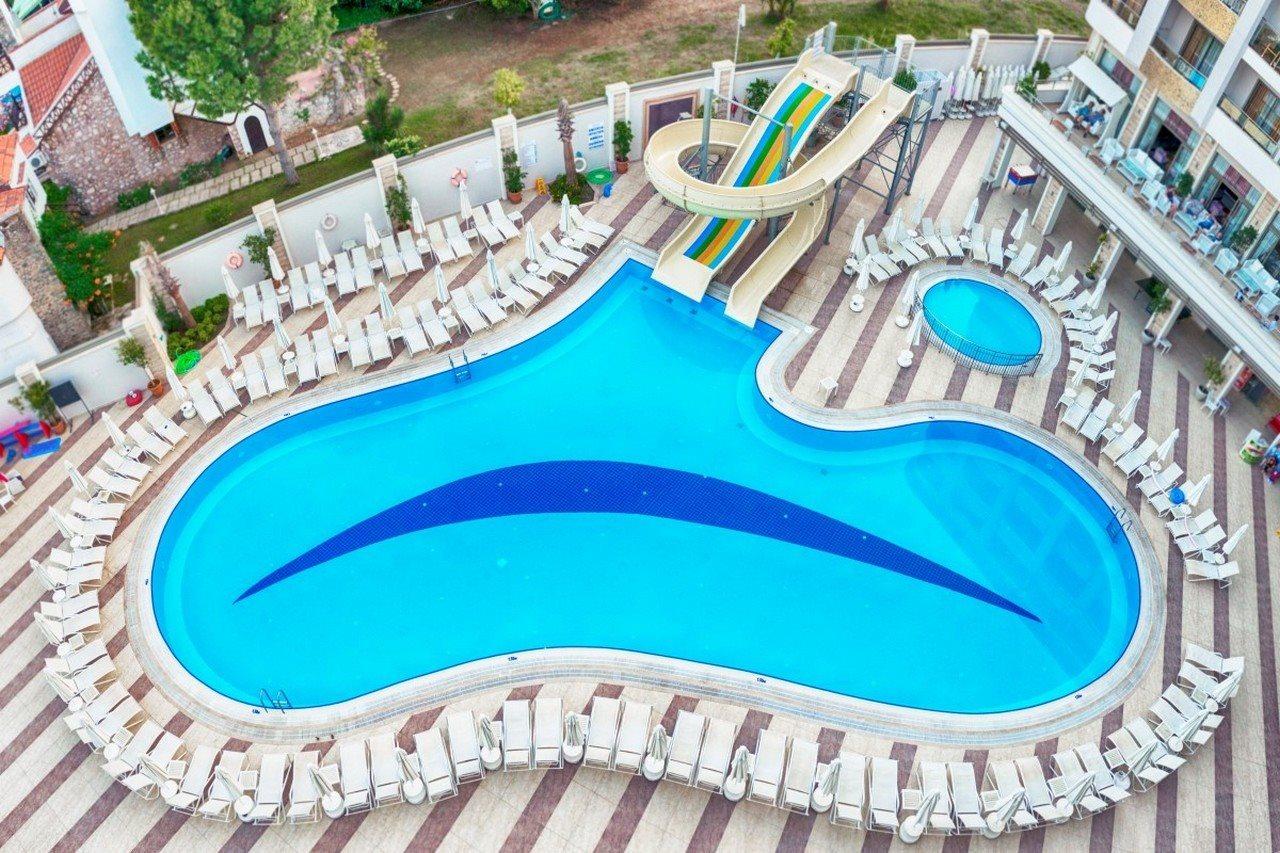โกลเดน ร็อค บีช Hotel มาร์มาริส ภายนอก รูปภาพ