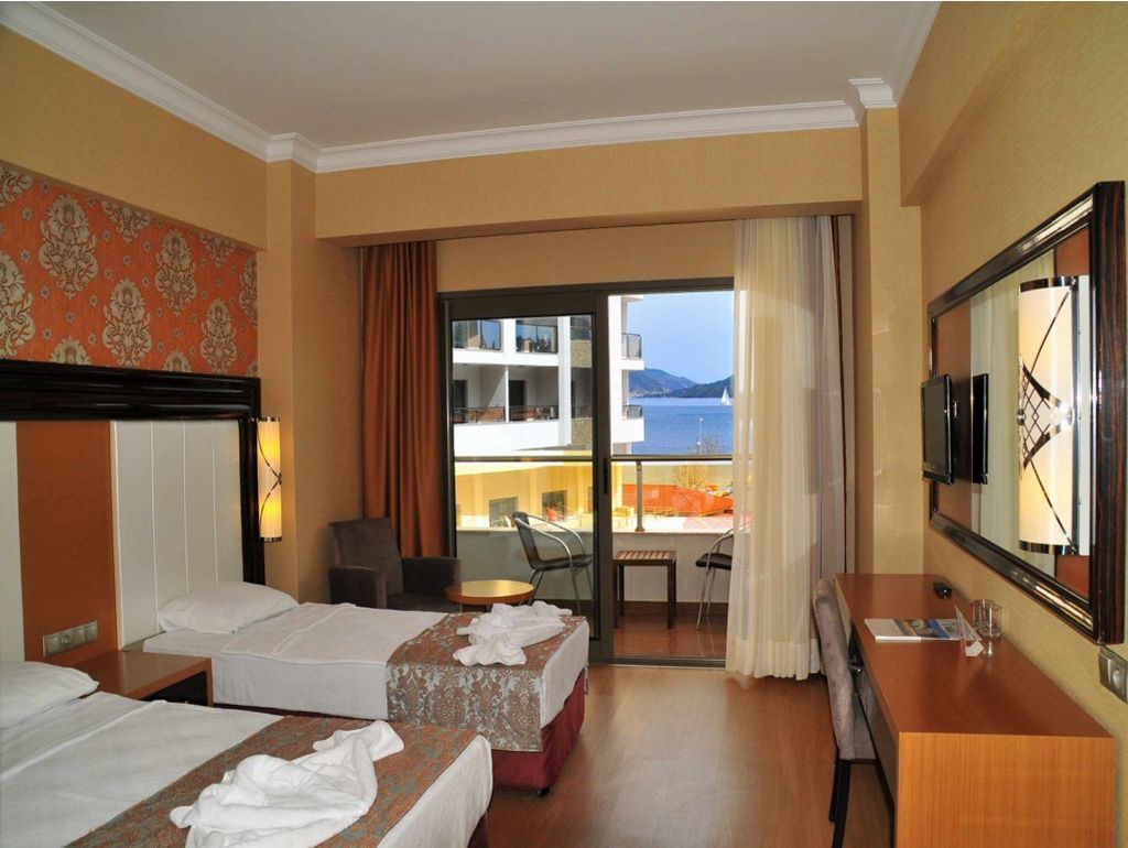 โกลเดน ร็อค บีช Hotel มาร์มาริส ภายนอก รูปภาพ