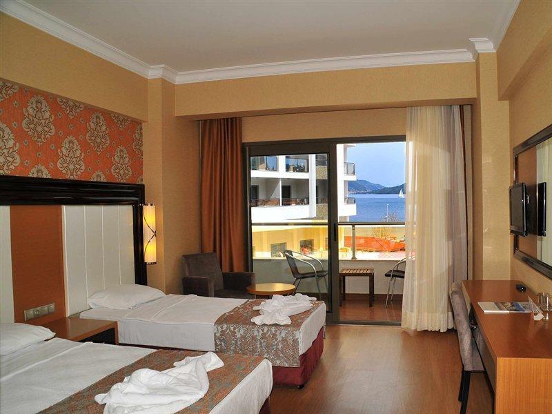 โกลเดน ร็อค บีช Hotel มาร์มาริส ภายนอก รูปภาพ