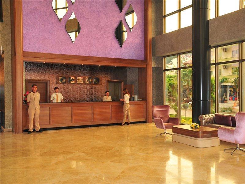 โกลเดน ร็อค บีช Hotel มาร์มาริส ภายนอก รูปภาพ