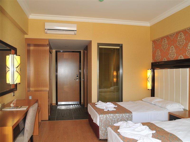 โกลเดน ร็อค บีช Hotel มาร์มาริส ภายนอก รูปภาพ